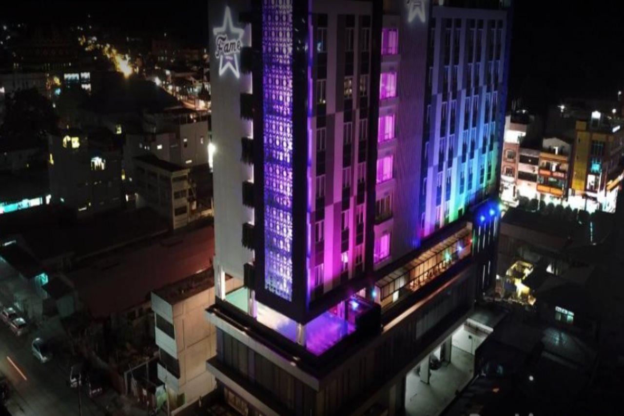 Fox Hotel Jaya Pura Eksteriør bilde