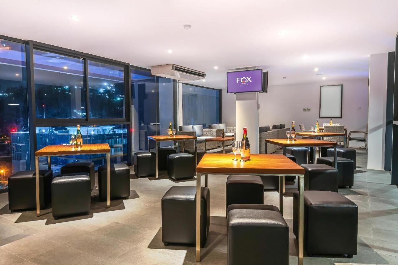 Fox Hotel Jaya Pura Eksteriør bilde