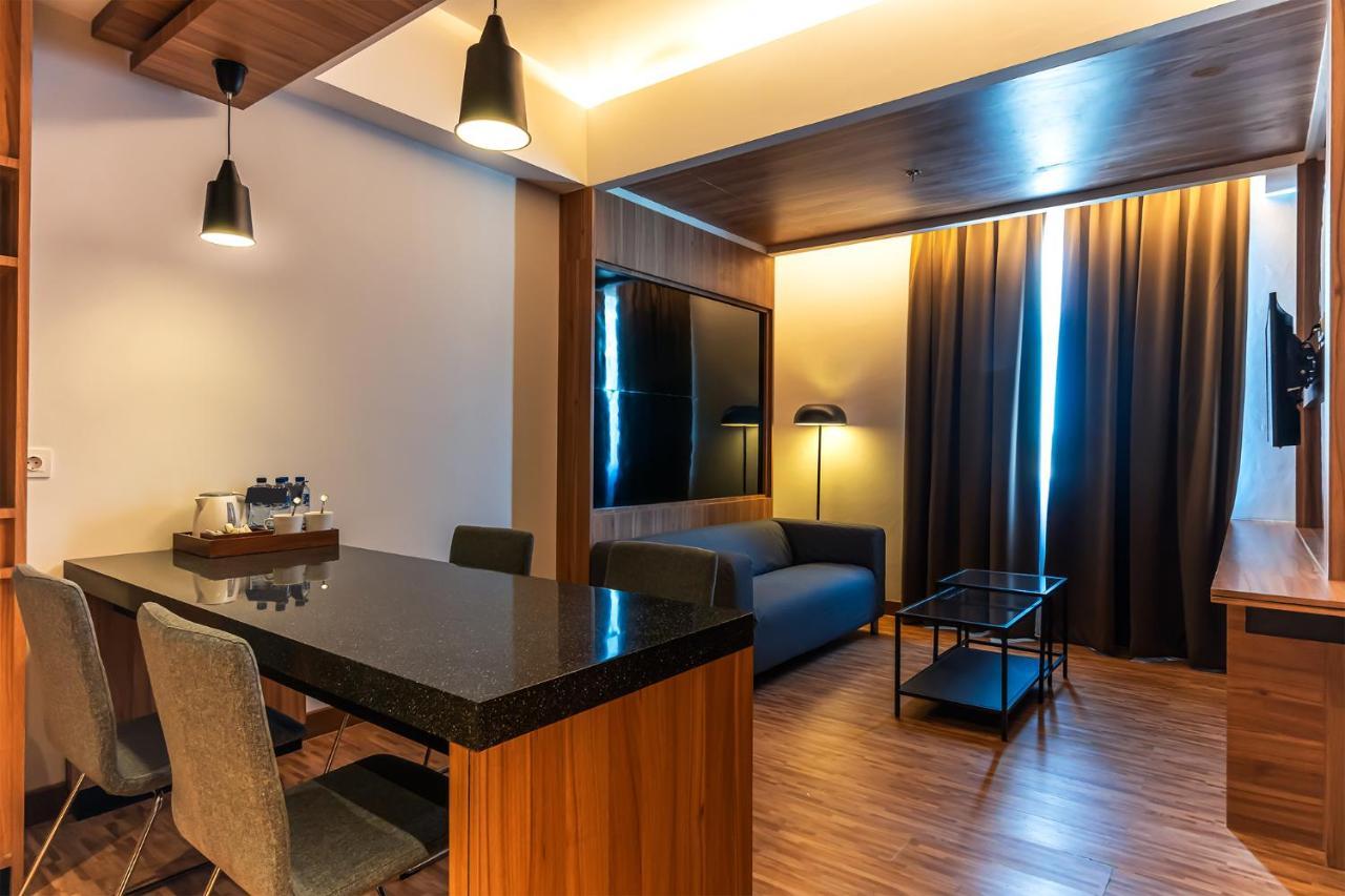 Fox Hotel Jaya Pura Eksteriør bilde