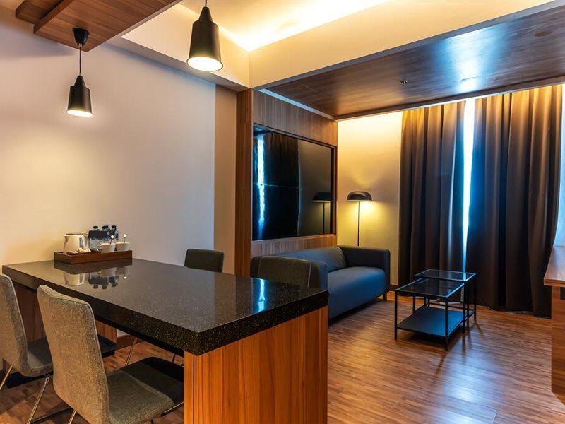 Fox Hotel Jaya Pura Eksteriør bilde