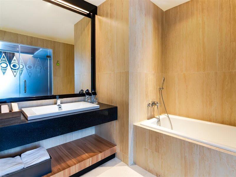 Fox Hotel Jaya Pura Eksteriør bilde