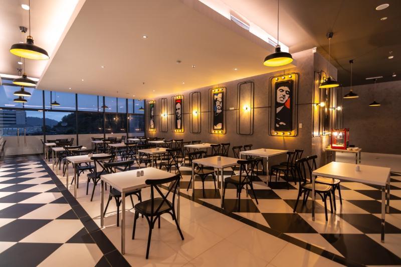 Fox Hotel Jaya Pura Eksteriør bilde