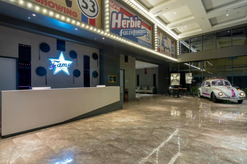 Fox Hotel Jaya Pura Eksteriør bilde